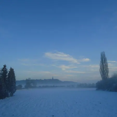Σπίτι διακοπών In With Meadow Views *