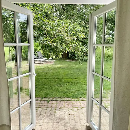 Σπίτι διακοπών In With Meadow Views *